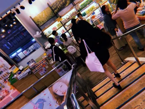 堀 未央奈｜ちょきちょきしたよ（2019-04-14）｜5枚目