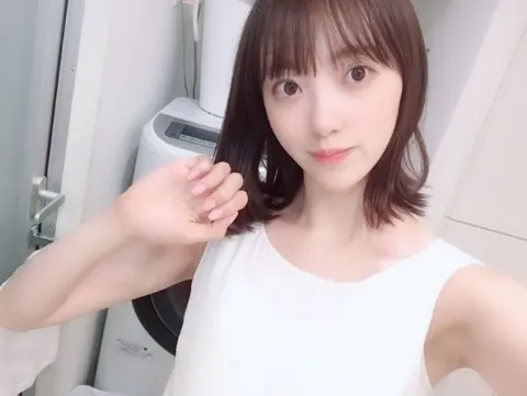 堀 未央奈｜淡い淡いぶるー（2019-06-16）｜2枚目