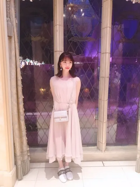 堀 未央奈｜窓の景色は（2019-08-13）｜5枚目