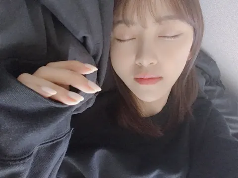 堀 未央奈｜トレーナーって着心地がいいですよね（2019-09-29）
