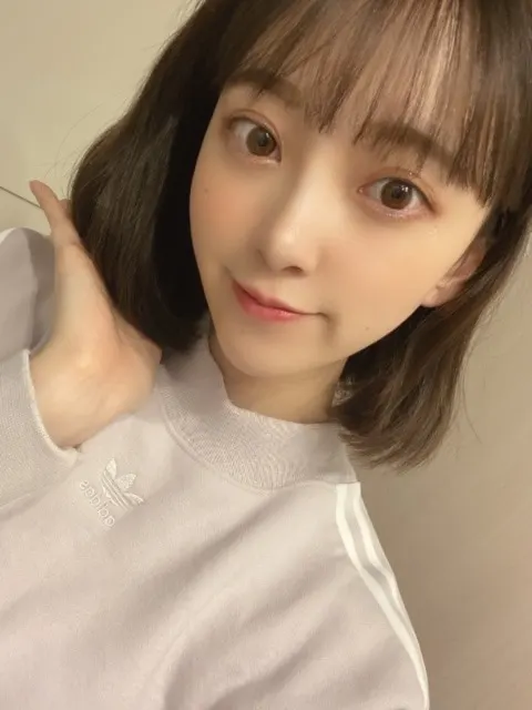 堀 未央奈｜ひだりうで。（2020-04-10）｜4枚目