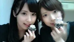 衛藤 美彩｜ 喉が痛い。。からマスクしてタオル巻いて寝るうぃる！misa（2012-08-25）