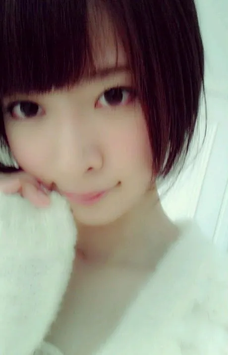 橋本 奈々未｜(´_ゝ｀) 最近天気と服装が噛み合わないで す（2013-02-14）