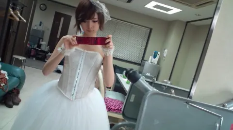 橋本 奈々未｜(´_ゝ｀) 肩こりを和らげる（2012-02-24）