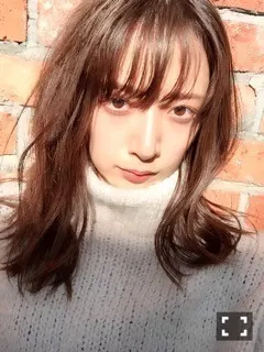 橋本 奈々未｜赤ニット×スキニー（2017-01-31）｜5枚目