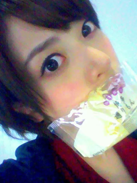 橋本 奈々未｜(´_ゝ｀)  ゆったん噛んでくる（2012-02-07）