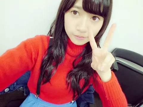 寺田 蘭世｜ハルジオン発売日不等号も宜 しくお願い致します！あと個人PV…（2016-03-23）｜3枚目
