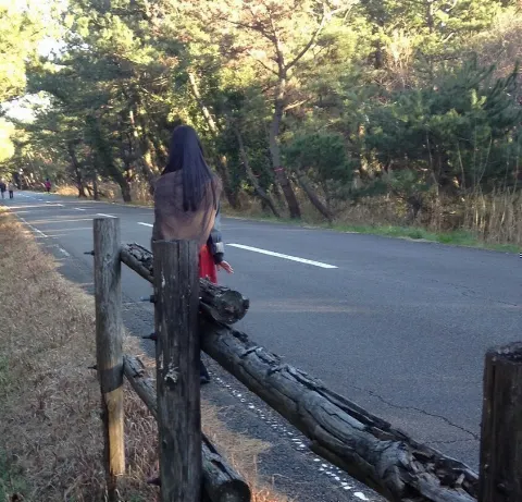 寺田 蘭世｜友達3人（画像が貼りきれま せんでした(｡>_<｡)）（2015-03-27）｜4枚目