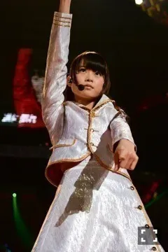 山崎 怜奈｜螺鈿紫檀五弦琵琶。 68（2015-02-21）｜2枚目