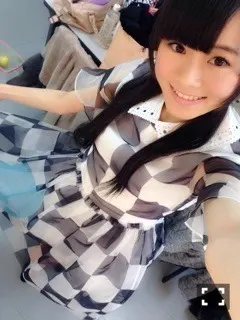 山崎 怜奈｜螺鈿紫檀五弦琵琶。 68（2015-02-21）｜3枚目