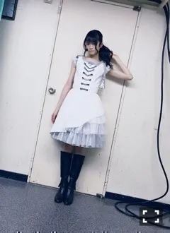 山崎 怜奈｜Xmasにはスニーカー が届きました。誰か と被っている気がす るけど誰だっけ。116（2015-12-26）｜3枚目