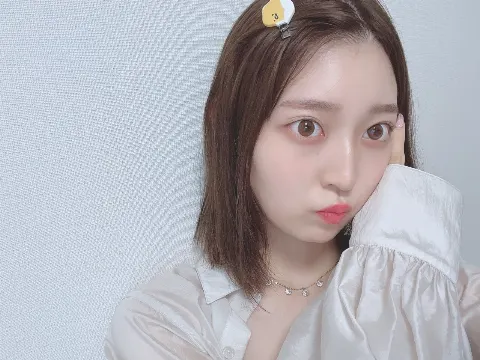 阪口 珠美｜8月生まれのみなさまおめでとうございますティファニーちゃんも8月生まれ！19歳になったよ^^（2023-08-10）｜4枚目