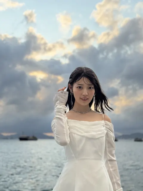 阪口 珠美｜明日発売！1st写真集｢青いバラ｣（2024-06-24）｜5枚目