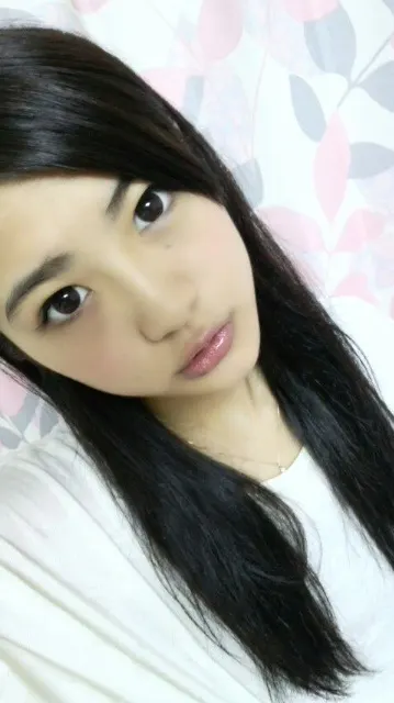 若月 佑美｜宿題をやっている途中に眠気と戦 った。頑張った。負けた。目の…（2012-06-13）