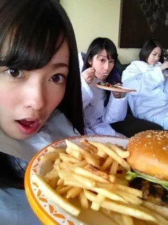 斉藤 優里｜心も食します(´;ω;`)ぼりぼり（2012-03-13）