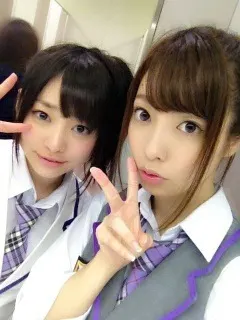 斉藤 優里｜ 二の腕触らせてくれてありがとうございます。でも平等にお尻もすっきゃねん。（2012-07-14）