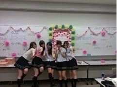斉藤 優里｜ 今日の眉毛はななみんが書いてくれたの( •ㅈ• )うふん（2012-11-03）