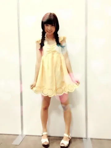 斉藤 優里｜みさ先輩ジュースお ごおごありがとう。 ちゅちゅしたる！（2013-08-13）｜4枚目