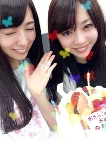 斉藤 優里｜かなと靴が色違いだ ったよ〜wow（2013-12-13）