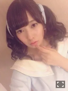斉藤 優里｜爪緑とかにしてみた（2014-11-25）｜3枚目