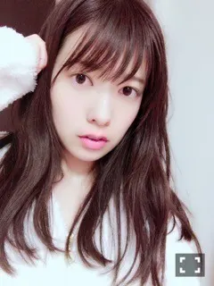 斉藤 優里｜前髪の分け目また変えた（2017-04-06）