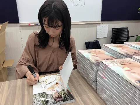 斉藤 優里｜完成したよ、みんなー！（2019-06-18）｜3枚目