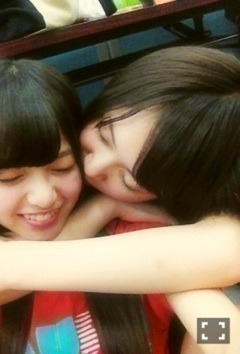 齋藤 飛鳥｜最近さゆりんりんご に潰されそうです。 いや潰すっていうの …（2013-05-12）