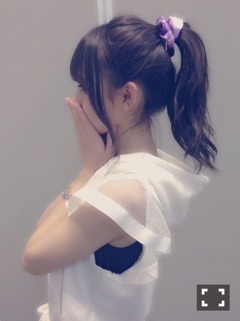 齋藤 飛鳥｜おねがいセミさん。 仲良くしよう？ 狭 い一本道、目の前に …（2015-07-29）｜4枚目