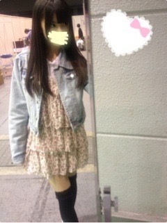 齋藤 飛鳥｜握手会を、あしゅしゅ会 と呼ばない者は 月と化す。  なんか…（2012-04-28）｜2枚目