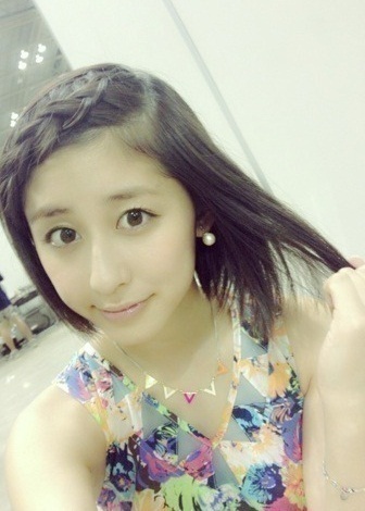 斎藤 ちはる｜編み込んでみた。夏 らしくハデです。(´ >∀<｀)ゝ（2013-07-28）｜10枚目