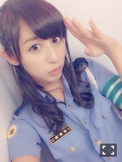 斎藤 ちはる｜蝶がとまってる(´> ∀<｀)ゝ（2013-11-28）｜8枚目