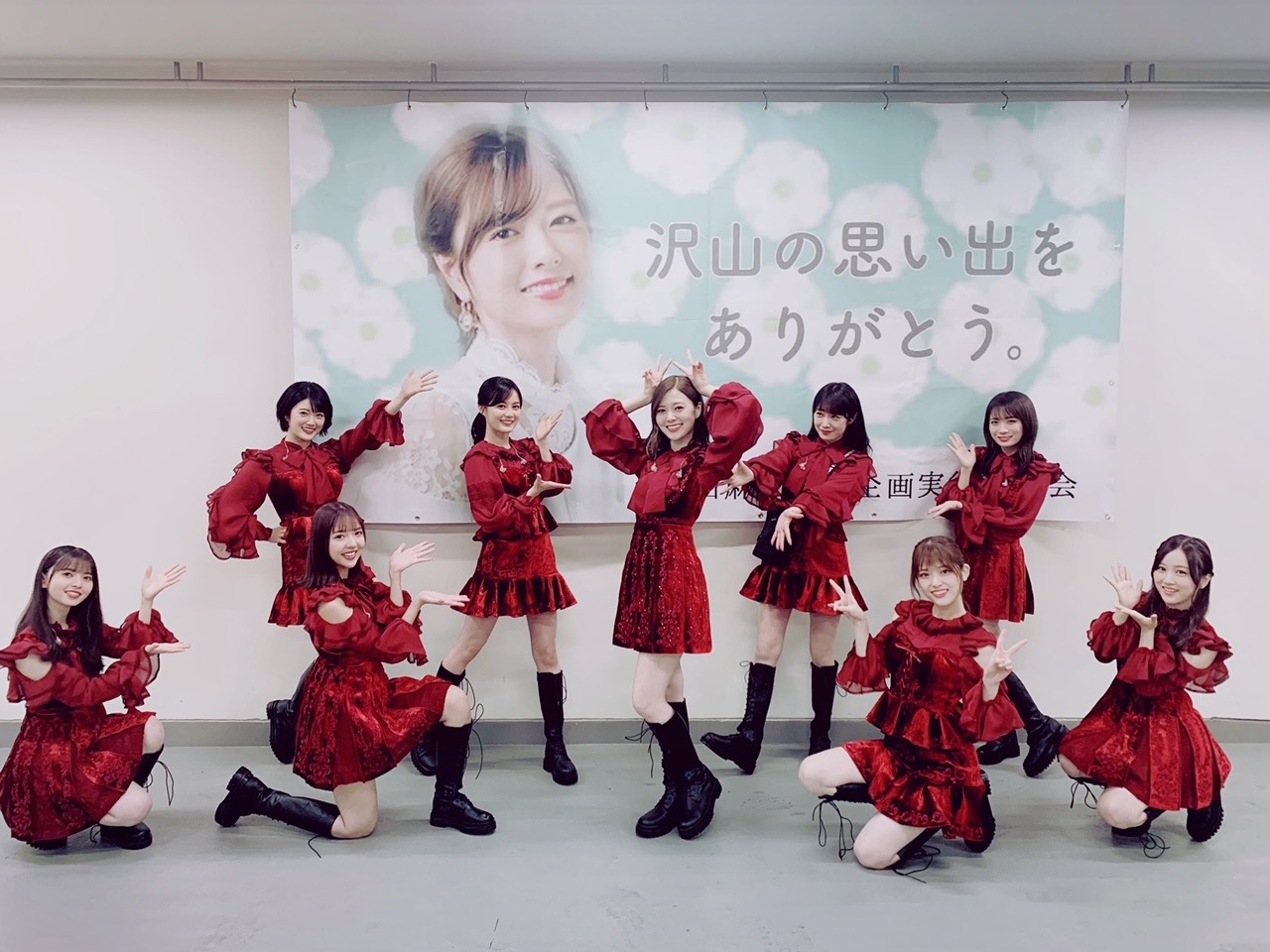 樋口 日奈｜手を取り輪になって目を閉じた719*日奈（2020-10-29）｜2枚目