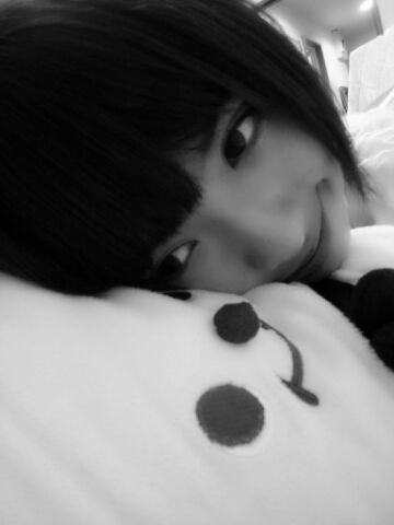 和田 まあや｜朝起きたら膝にアザができてまし た！そんなに寝相悪い方じゃないのにな ぁ。なんでだろ。悪いのかな？w（2013-10-28）｜120枚目