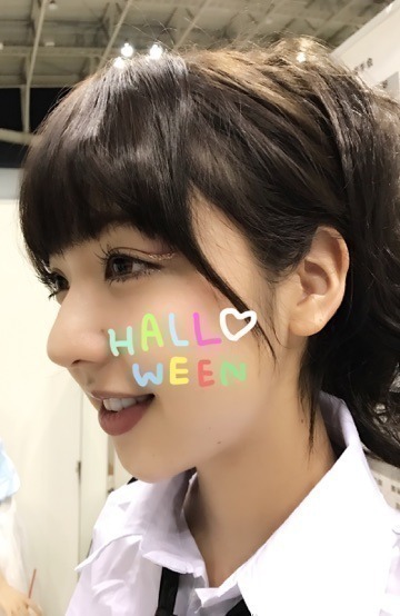 和田 まあや｜あの時は短すぎて膝掛けしてたけど...でも本当はこんなコスプレでした〜！（2016-10-28）｜7枚目