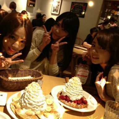 川村 真洋｜かずみん、あみ、ひな と  晩御飯 (〃∨〃)いやぁ〜  色々と本当に楽しかったよ)))   ろってぃ−（2013-06-08）｜2枚目
