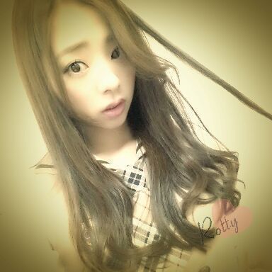 川村 真洋｜東京も急に寒くなったよ〜(* ´ω｀*) あっ、制服解禁。  あみが19歳になっちゃったお。ろ ってぃ-（2013-10-20）｜2枚目