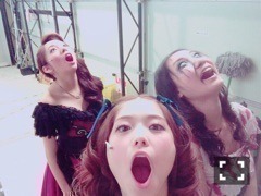 新内 眞衣｜お掃除道具（2015-10-07）｜3枚目