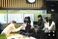 新内 眞衣｜紅茶で染めた花（2016-12-02）｜4枚目