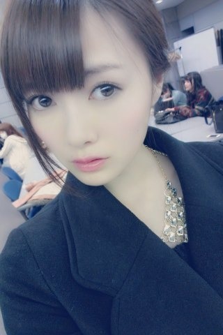 白石 麻衣｜明けましたー！(o^_^o)（2013-01-03）