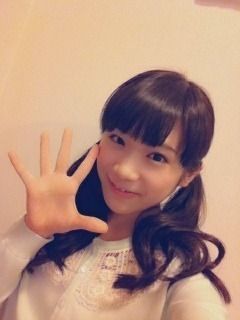 秋元 真夏｜朗報ヽ(｡･∀･)ﾉ笑98（2013-03-27）｜4枚目