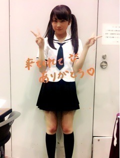 秋元 真夏｜お初な...♡ヽ(｡･ω･｡)ﾉ111（2013-05-02）｜4枚目
