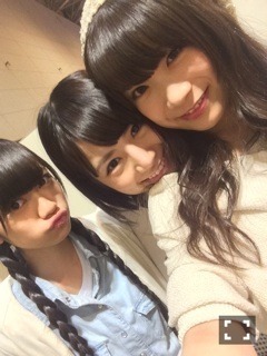 秋元 真夏｜ハンドにチュッ(∩^ ω^∩)255（2014-05-29）｜3枚目