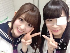 秋元 真夏｜最近歯磨きすると右 手が釣るのヾ(｡><) ｼ 322（2015-01-31）｜3枚目