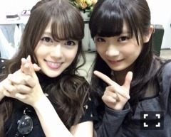 秋元 真夏｜2期生に囲まれるヽ( ｡･ω･｡)ﾉ325（2015-02-11）｜10枚目