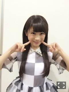 秋元 真夏｜2期生に囲まれるヽ( ｡･ω･｡)ﾉ325（2015-02-11）｜12枚目