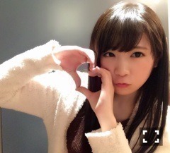 秋元 真夏｜小さなお顔ヽ(｡･ω ･｡)ﾉ331（2015-03-07）｜5枚目
