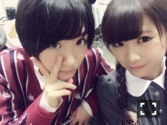 秋元 真夏｜２ショット\( ^^)/\(^^  )/332（2015-03-12）｜7枚目