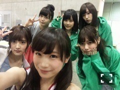 秋元 真夏｜連載ヽ(｡･ω･)ﾉ ﾞ349（2015-05-27）｜3枚目