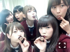 秋元 真夏｜偉人になってみた(` ･v･´)ゞ389（2015-11-21）