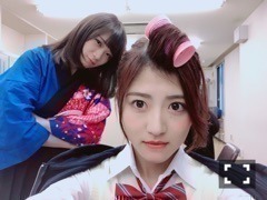 秋元 真夏｜懐かし写真集ヽ(｡･ω･｡)ﾉ547（2018-03-06）｜3枚目
